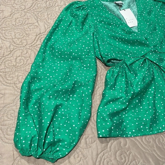 Super Cute Top - Picture 3 of 13